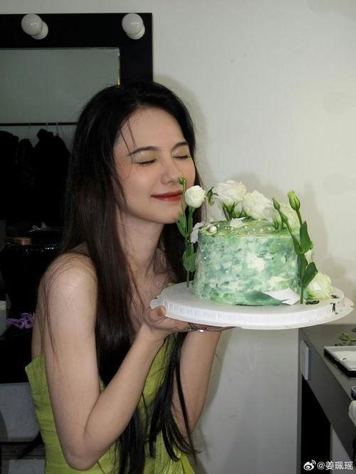 姜佩瑶图片,光影交织下的青春风采