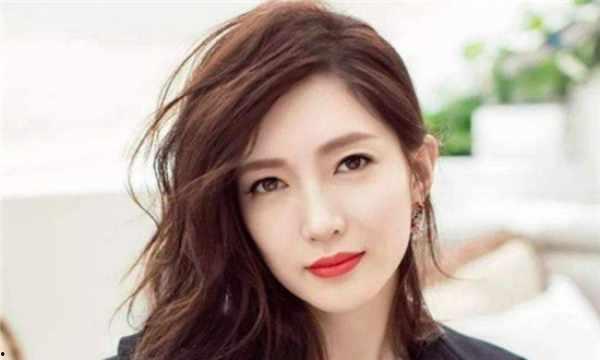 娱乐圈英语最好的艺人,Top Celebrities in the Entertainment Industry: Mastering the English Language